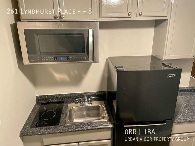 Building Photo - 261 Lyndhurst Pl