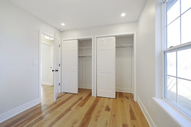 Building Photo - Beautifully 4-Bedroom Home in the Heart of...