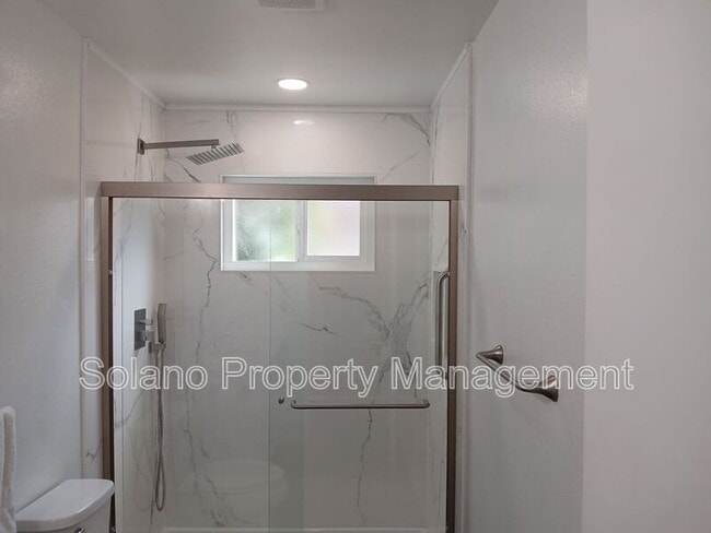 Building Photo - 400 Mokelumne Dr