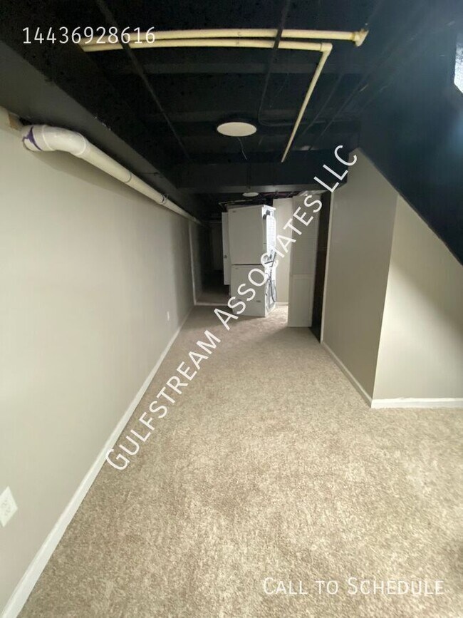 Building Photo - 1737 N Payson St