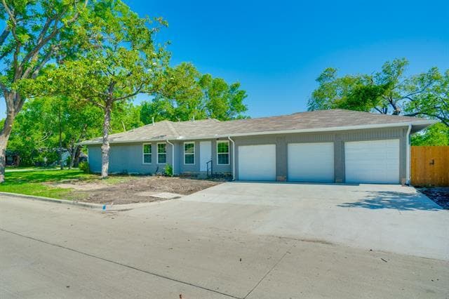 Building Photo - 3402 Lawnview Ave