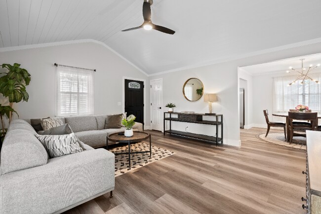 Building Photo - 4 Amherst Ave