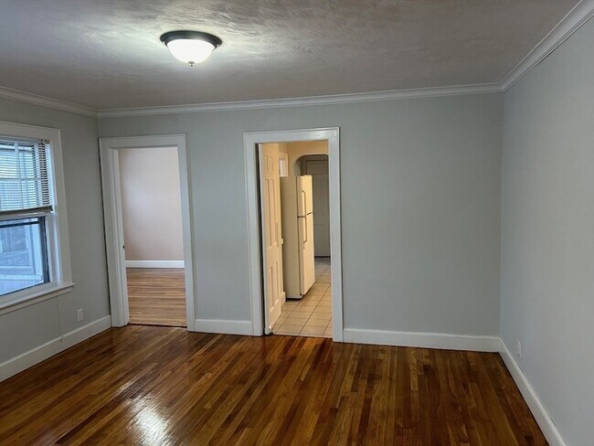 Building Photo - 20-22 Randall Avenue Unit 1
