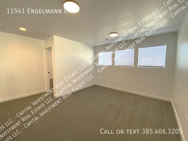 Building Photo - 11541 Engelmann Dr