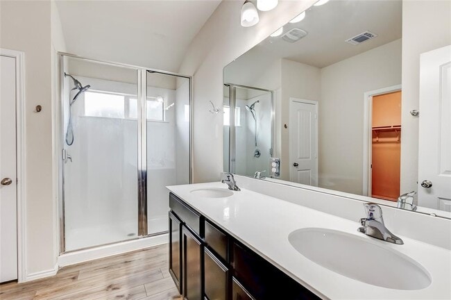 Building Photo - 227 Reagor Dr