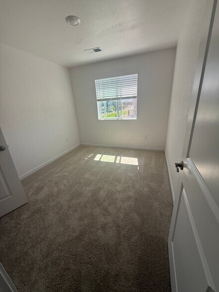 Building Photo - 1508 Higgins Crk Dr