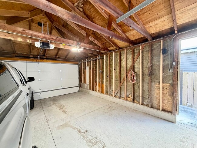 Building Photo - 4351 S Maplewood Ave