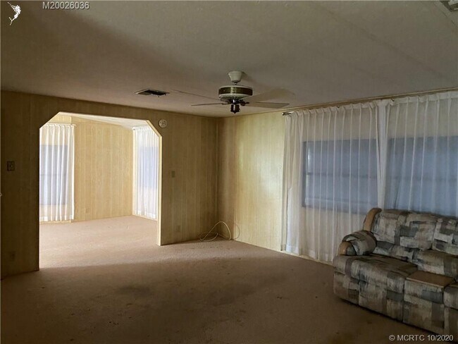 Building Photo - 7777 SE Continental Dr