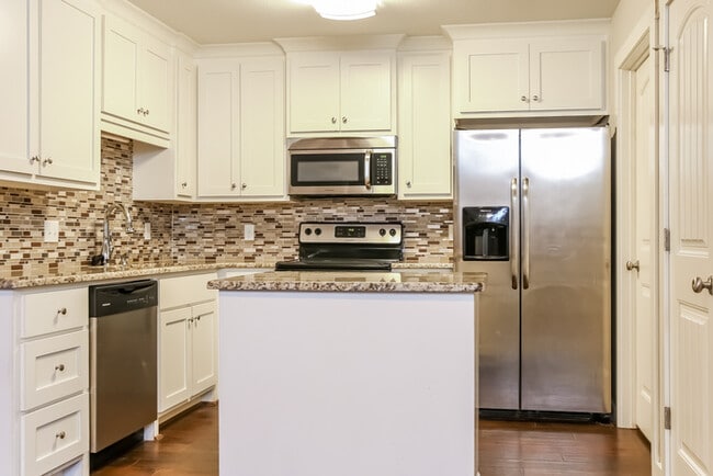 Building Photo - 3 bedroom Brick Home in Bryant, AR