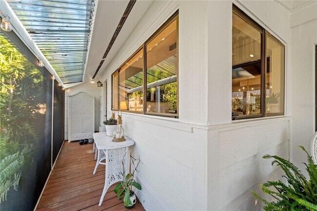 Building Photo - 731 Texas St