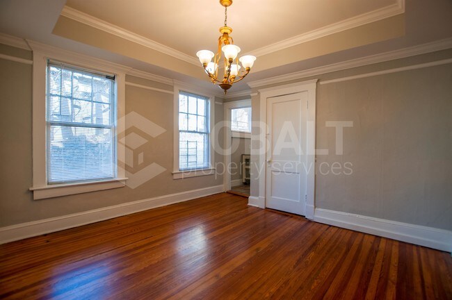 Building Photo - 729 Bonaventure Ave NE