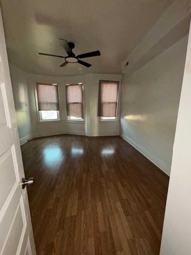 Building Photo - 292X Parkwood Ave