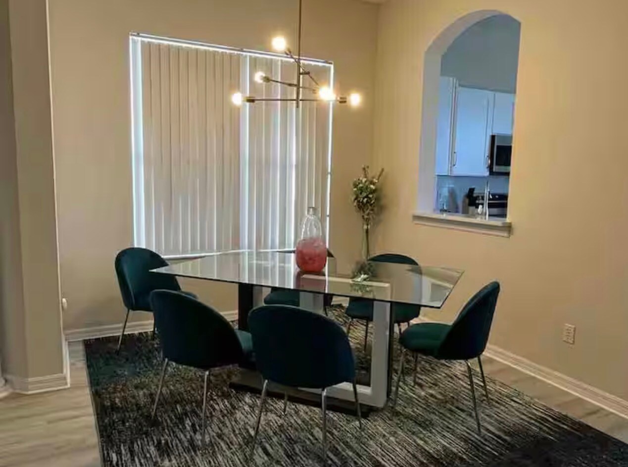 Building Photo - 554 Lockbreeze Dr