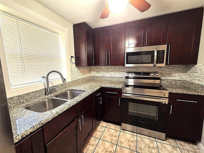 Building Photo - 5641 94th Terrace N