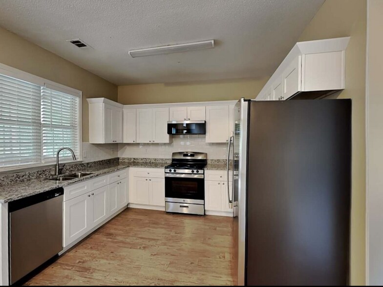 Building Photo - 2930 Cottesford Way SE