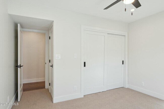 Building Photo - 9626 N 17th Pl
