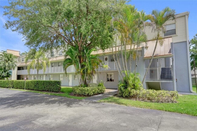 Building Photo - 4600 SW 67th Ave
