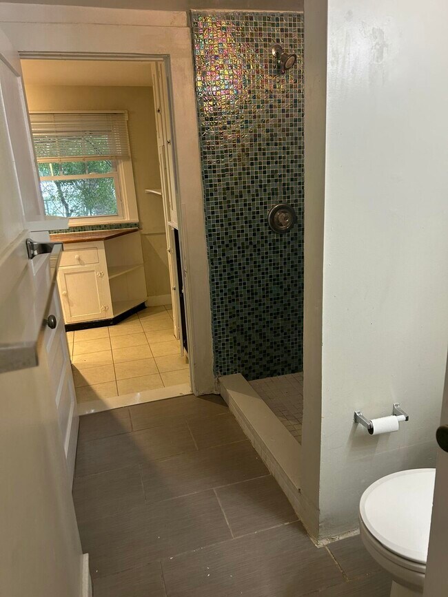 Building Photo - 431 S M St