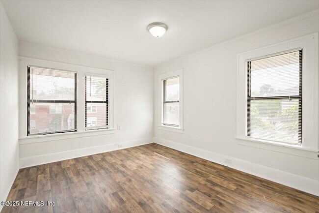 Building Photo - 1514 McDuff Ave S