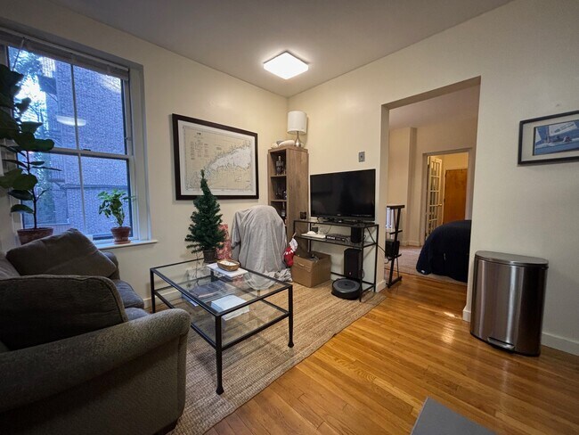 Building Photo - 69 Myrtle St