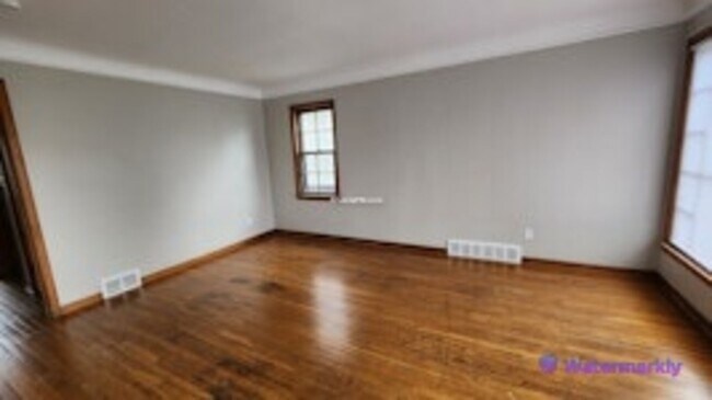 Building Photo - 5015 E 113th St