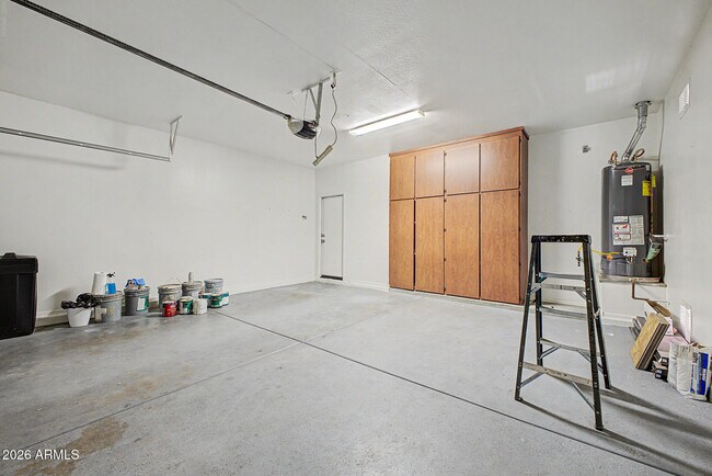 Building Photo - 955 E Euclid Ave
