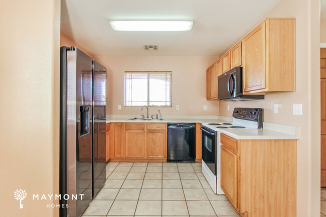 Building Photo - Comfortable 3-Bedroom Home