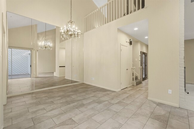 Building Photo - 10125 Valley Forge Dr