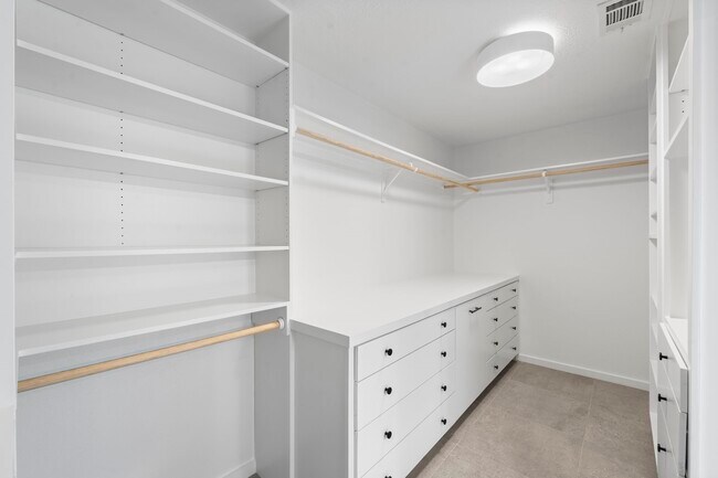 Building Photo - 2703 Crossvine Cir