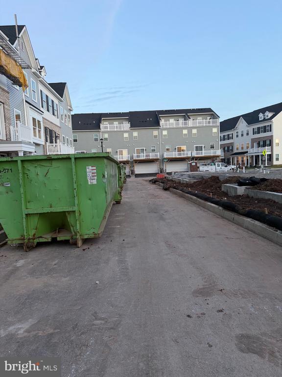 Building Photo - 33 Anderson Dr