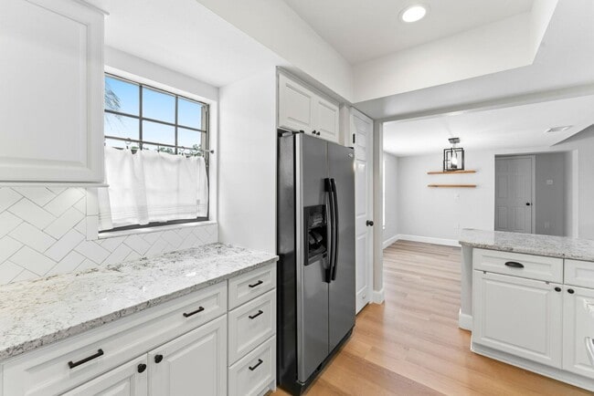 Building Photo - 2431 Heron Terrace