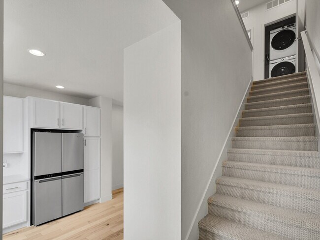 Building Photo - $2,750 - 2 Bed, 2.5 Bath Townhome in Broom...
