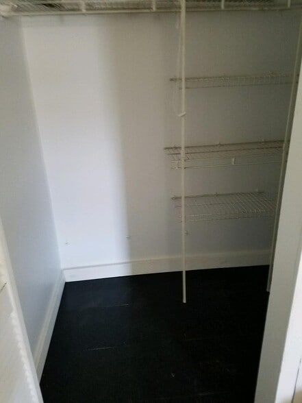 Building Photo - 12 Church St