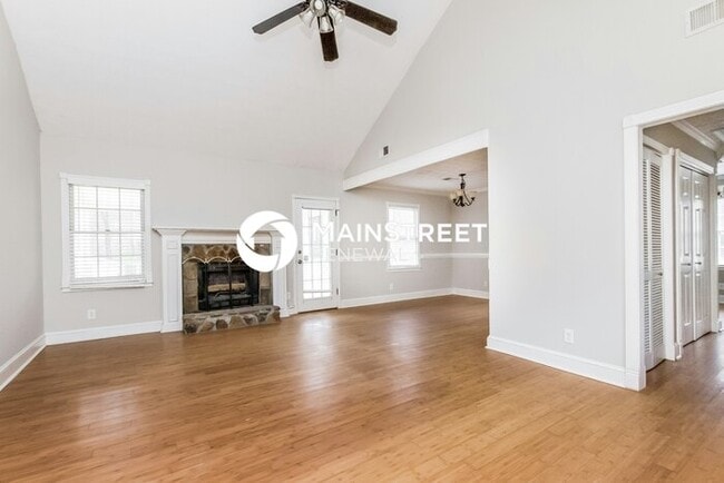 Building Photo - 3 Bedroom Pet-Friendly Home in Acworth, GA...