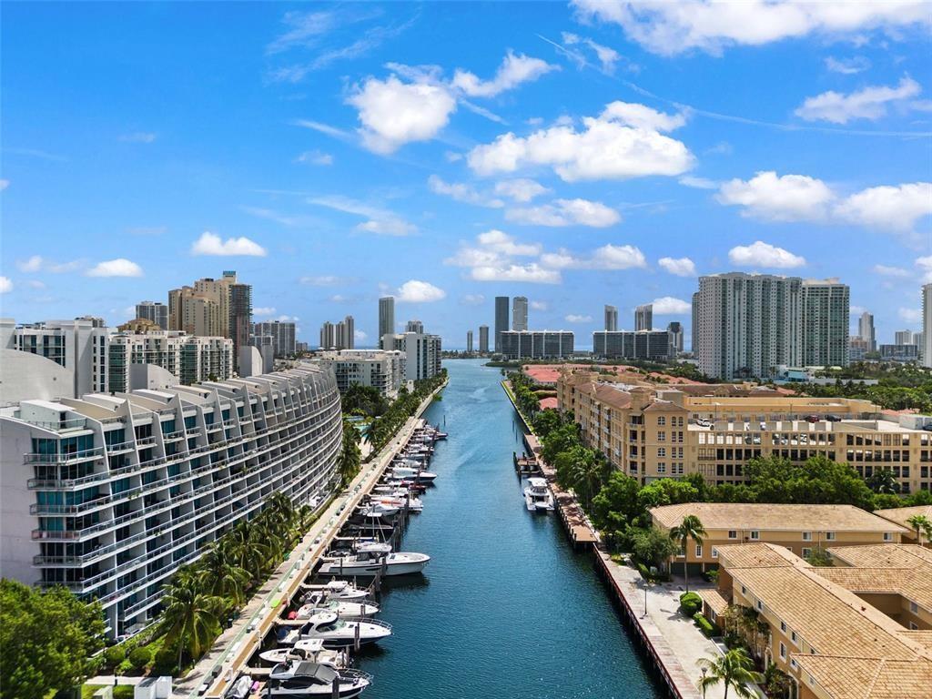 Building Photo - 2950 NE 188th St