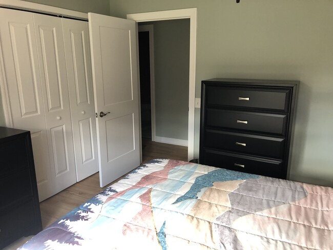 Back bedroom - 12898 Lincoln Lake Ct