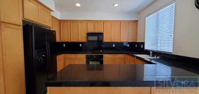 Building Photo - 1715 Bilbao Dr
