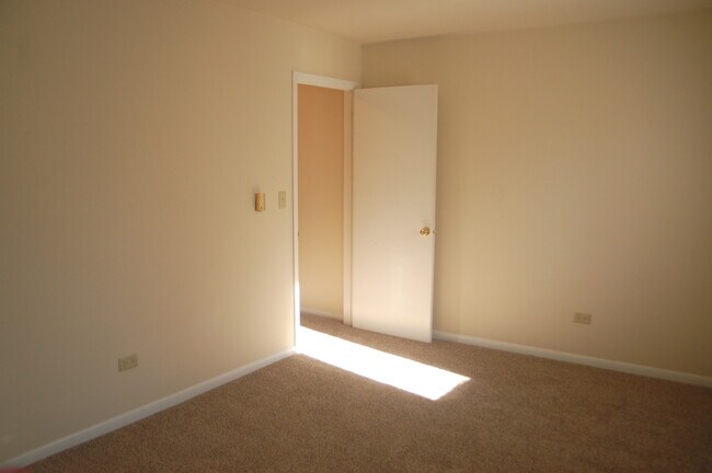 Building Photo - 321 S Jefferson St