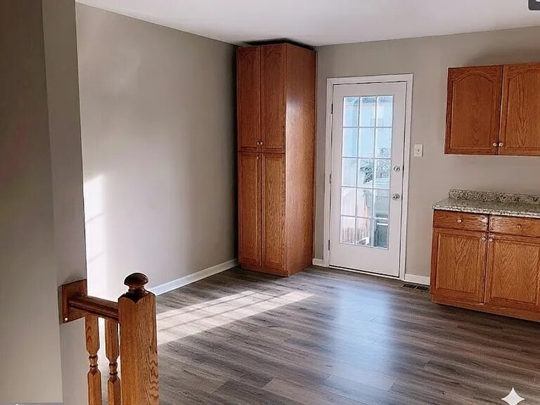 Building Photo - 516 Hollyberry Way