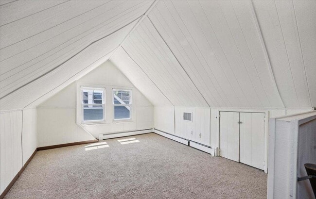 Building Photo - right and spacious 4-bedroom