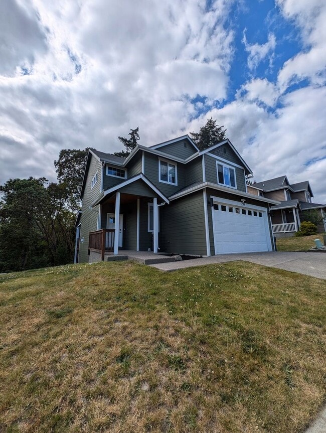 Primary Photo - Stylish & Convenient Living - Bremerton 4 ...
