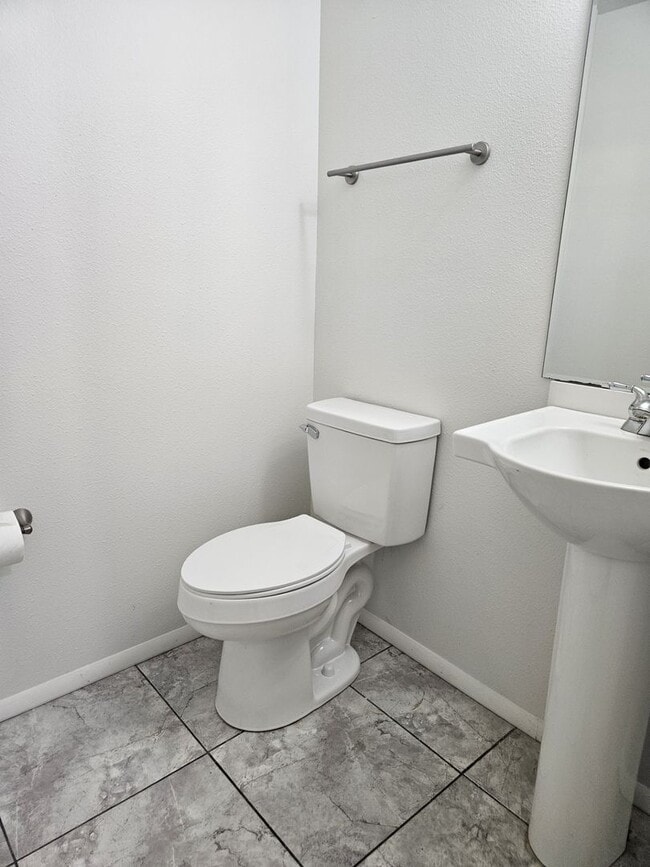 Building Photo - 3 bedroom home in Nampa