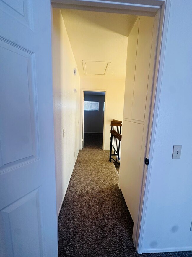 Building Photo - 1314 W Apricot Ave