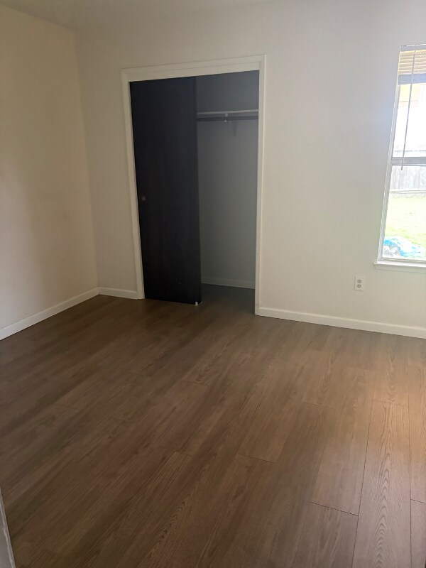 Building Photo - 1905 Roth Ct