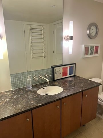 Building Photo - 1025 First St SE