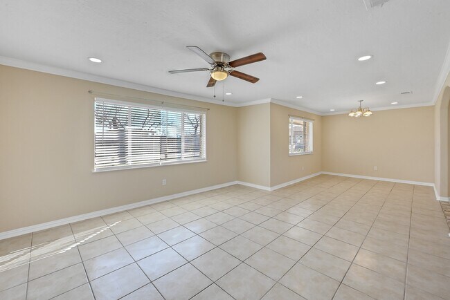 Building Photo - 3722 Rest Home Rd