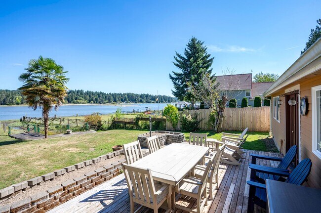 Building Photo - SHORT TERM LEASES! 1-6 months - 3-Bedroom ...