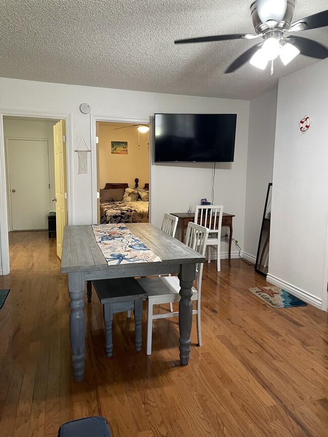 Building Photo - 1373 1st Ave