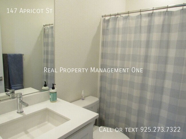 Building Photo - 147 Apricot St