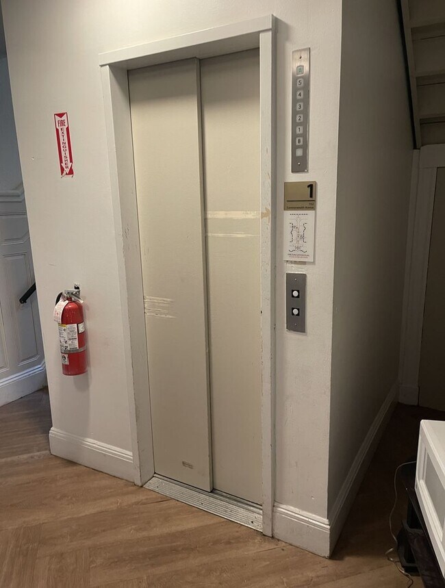 Building Photo - Studio @ Packard's Corner Allston NOV-2025 free rent